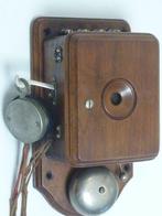 Analoge telefoon - Muurtelefoon - houten eiken kast,, Antiek en Kunst