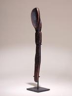 Gegraveerde houten lepel met stipmotieven, Oromo-volk,