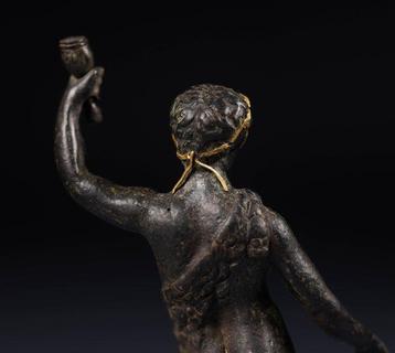 Romeins beeldhouwwerk van de god Bacchus, brons, goud en