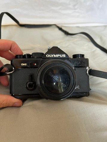 Olympus OM-1 + OM 2 + 3,5/28mm + 1,4/50mm + 4/200mm + acc. | beschikbaar voor biedingen