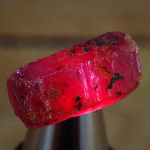 Cristal de rubis naturel A+++, non chauffé 27,05 cts- 5.41 g, Collections, Minéraux & Fossiles