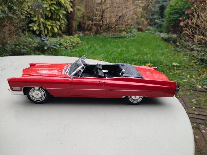 KK-Scale 1:18 - Modelauto - Cadillac de Ville Cabriolet uit, Hobby en Vrije tijd, Modelauto's | 1:5 tot 1:12