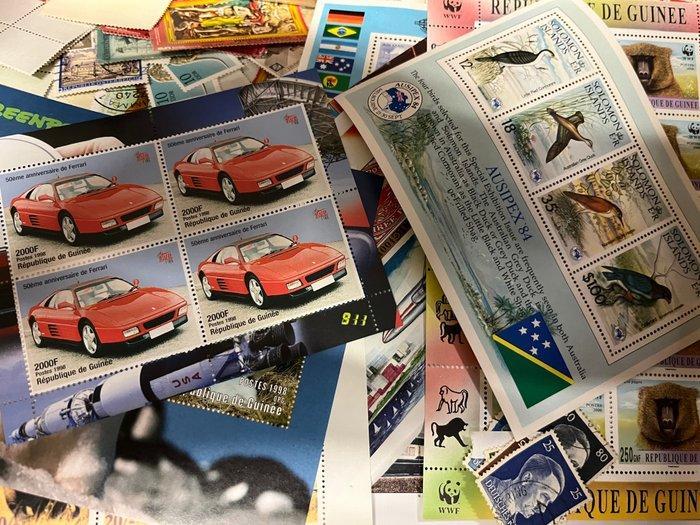 Wereld - Ruim 5000 ongesorteerde postzegels in doos,, Postzegels en Munten, Postzegels | Amerika