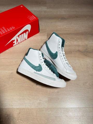 Nike - Sneakers - Maat: EU 40 - Nieuw met tags