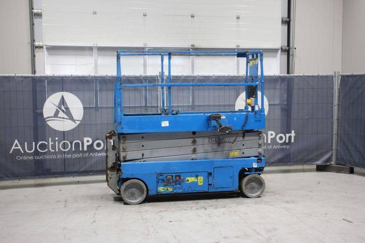 Veiling: Schaarlift Genie Elektrisch 9.8m, Zakelijke goederen, Machines en Bouw | Liften, Steigers en Ladders, Ophalen