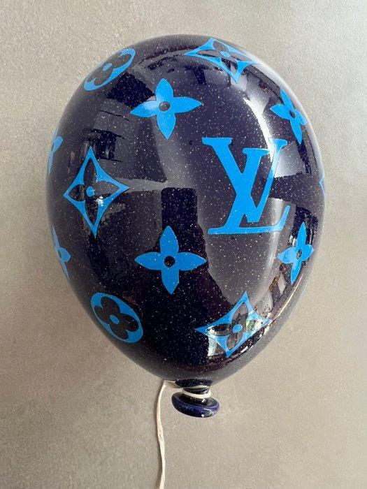 MVR (XX) - Louis Vuitton Ceramic Balloon, Antiek en Kunst, Kunst | Designobjecten