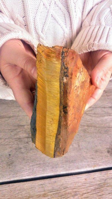 Goudkleurige Tijgeroog Vrije vorm - Hoogte: 14 cm - Breedte:, Verzamelen, Mineralen en Fossielen