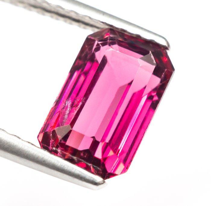 Zonder minimumprijs Spinel - 1.71 ct - Antwerp Laboratory, Handtassen en Accessoires, Edelstenen