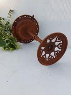 Decoratief ornament - Europa - voeder en waterbad vogels