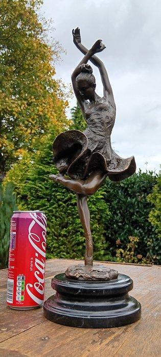 naar bonheur - Sculpture, imposante stateu van een tango, Antiek en Kunst, Kunst | Designobjecten