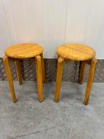 Tabouret - Bois - Deux tabourets empilables en bois