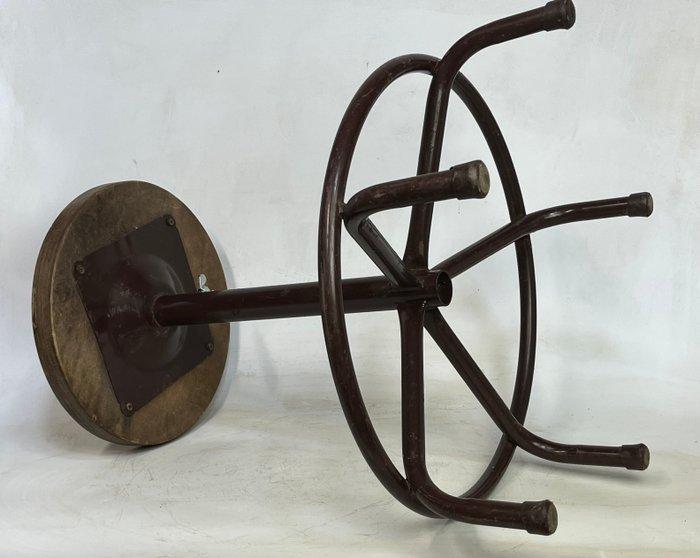 Kruk - Smeedijzer, Hout - oude werkplaatskruk, Antiek en Kunst, Curiosa en Brocante