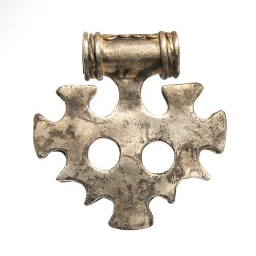 Viking periode Zilver Filigrein drieluik hanger met Odins, Antiek en Kunst, Antiek | Overige Antiek