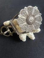 Oude verzegelde zilveren riemgesp van Berberse afkomst