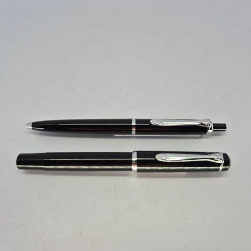 Pelikan - Fountain pen M150 (EF nib) + ballpoint K150 -, Verzamelen, Pennenverzamelingen