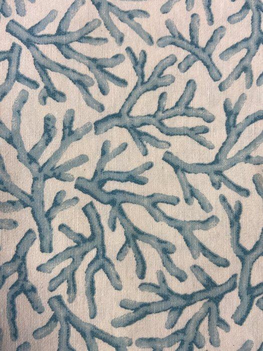 Elegant en delicaat textiel met een motief van lichtblauwe, Antiek en Kunst, Antiek | Tapijten, Tafelkleden en Textiel