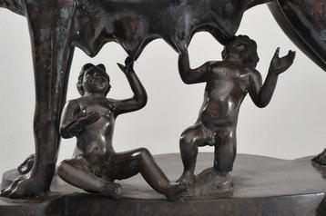 Statuette, Capitoline Wolf - 65 cm - Bronze patiné