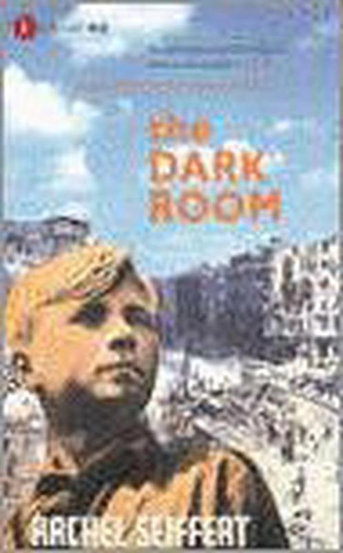 DARK ROOM, THE (WAR PROMO) 9780099483496, Livres, Livres Autre, Envoi