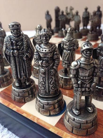 Jeu déchecs - Finition argent bronze. Laiton, Antiek en Kunst, Curiosa en Brocante