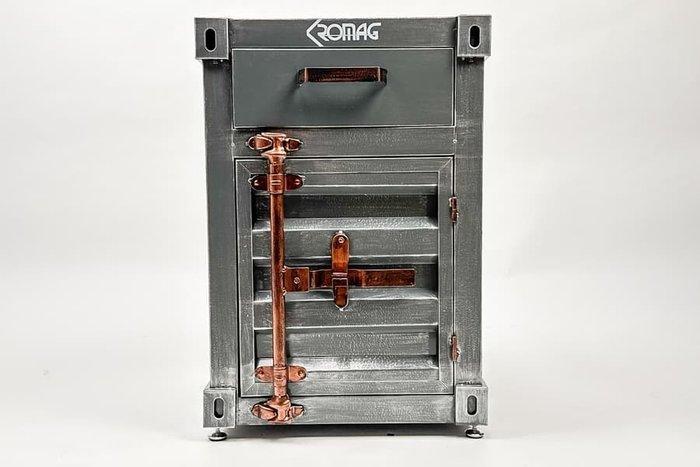 Kromag - Buffetkast - Kromag KroCon - koudgewalst staal -, Antiquités & Art, Antiquités | Assiettes décoratives & Carrelages