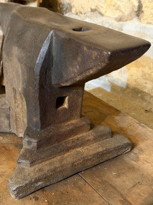 Werkgereedschap - Smidse aambeeld, Antiquités & Art, Antiquités | Assiettes décoratives & Carrelages