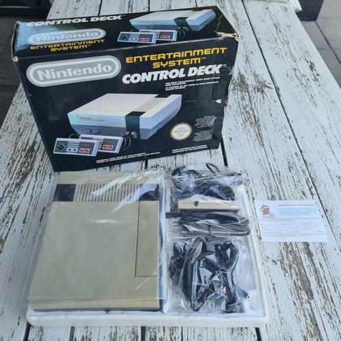 Nintendo Control Deck Set 8-BIT 1985 Boxed with Rare upper, Consoles de jeu & Jeux vidéo, Consoles de jeu | Accessoires Autre