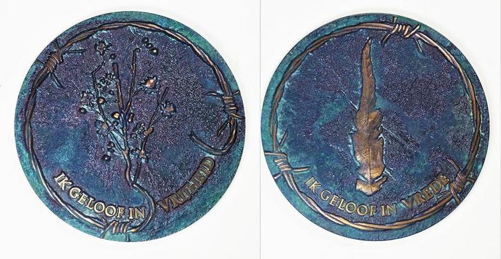 Jaarpenning vrede Vrijheid door R Prins, Postzegels en Munten, Penningen en Medailles, Verzenden