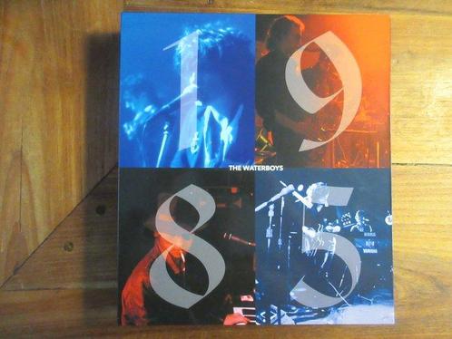 The Waterboys - 1985 - Deluxe Box Set - No Reserve - Coffret, Cd's en Dvd's, Vinyl Singles