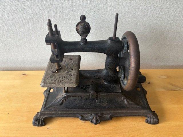 Muller 12, 1910s - Naaimachine - Gietijzer, Antiquités & Art, Art | Objets design