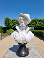 Beeldje - A Victorian womans bust - Marmer