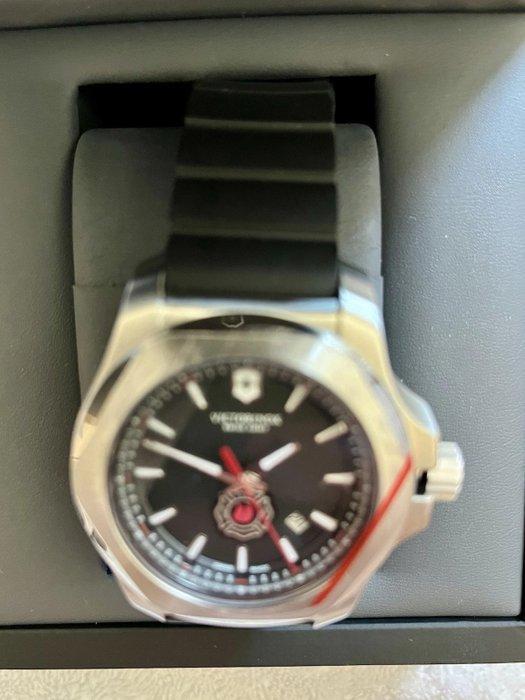 Victorinox - I.N.O.X. - Sans prix de réserve - 249104 -, Handtassen en Accessoires, Horloges | Heren