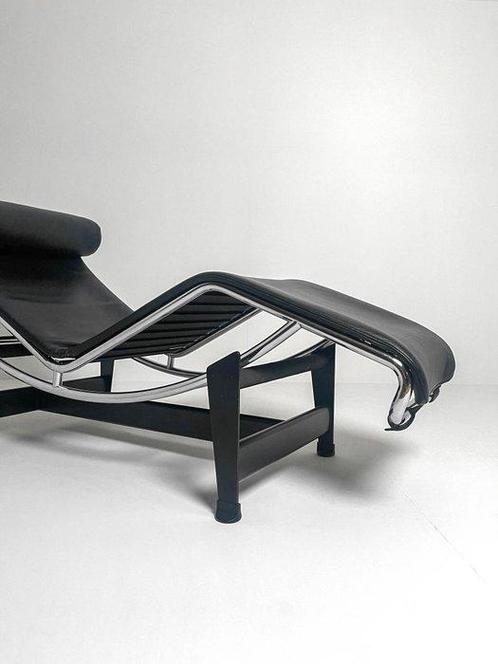 Cassina - Le Corbusier - Chaise longue - LC4 - Cuir, Antiek en Kunst, Kunst | Designobjecten