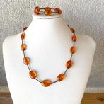 Oud ketting- en armbandenset met natuurlijke Baltische amber, Verzamelen