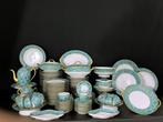 Limoges / Union Porcelainière - Tafelservies (133) -, Antiek en Kunst