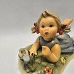 Goebel - Beeldje - Hummel #2105 - Miss Beehaving - TMK8 -