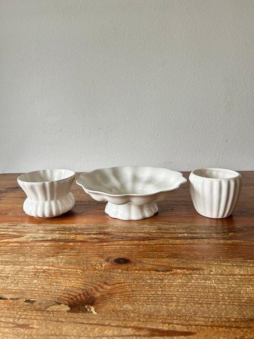 De Porceleyne Fles, Delft - Schaal (3) - Aardewerk -, Antiek en Kunst, Antiek | Glaswerk en Kristal