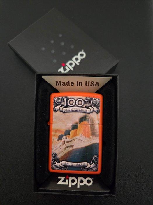 Zippo - k18 model 100th anniversary titanic - Zonder, Verzamelen, Rookartikelen, Aanstekers en Luciferdoosjes