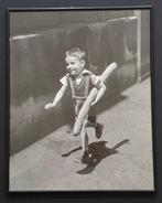 Willy Ronis (1910–2009) - Le petit Parisien 1952, Antiquités & Art