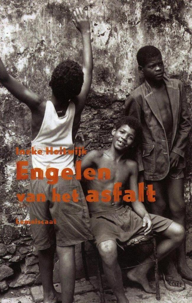Engelen van het asfalt 9789056370114 I. Holtwijk, Boeken, Kinderboeken | Jeugd | 10 tot 12 jaar, Gelezen, Verzenden
