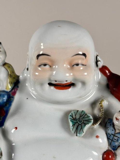 Figuur - Large buddha with children - Porselein - China, Antiek en Kunst, Antiek | Overige Antiek