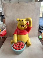 Winnie de Pooh eating cherries - 1 Figurine - Disney, Verzamelen, Nieuw