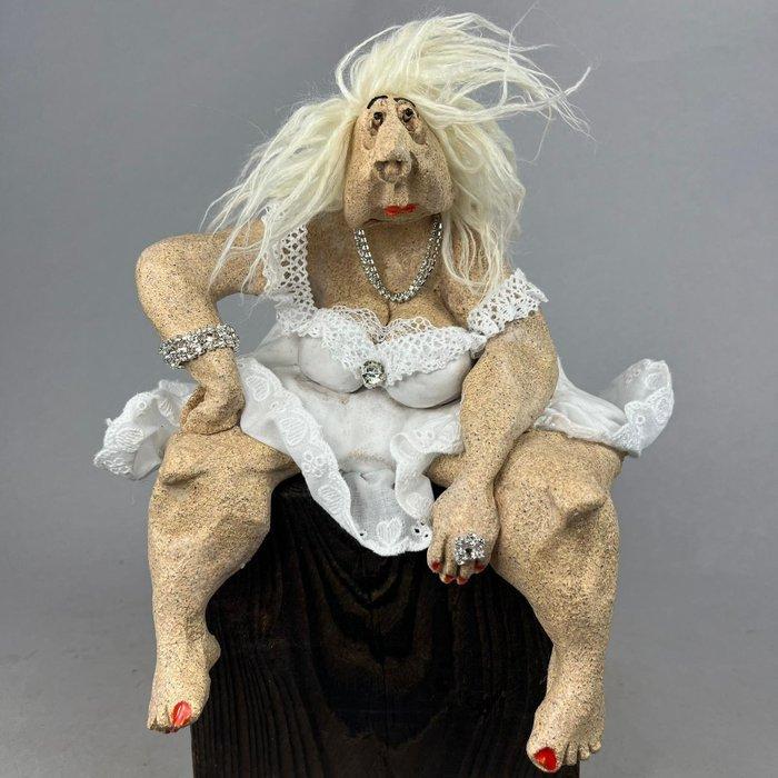 Anna Em - Waiting for the perfect man- hand made, Antiquités & Art, Art | Objets design