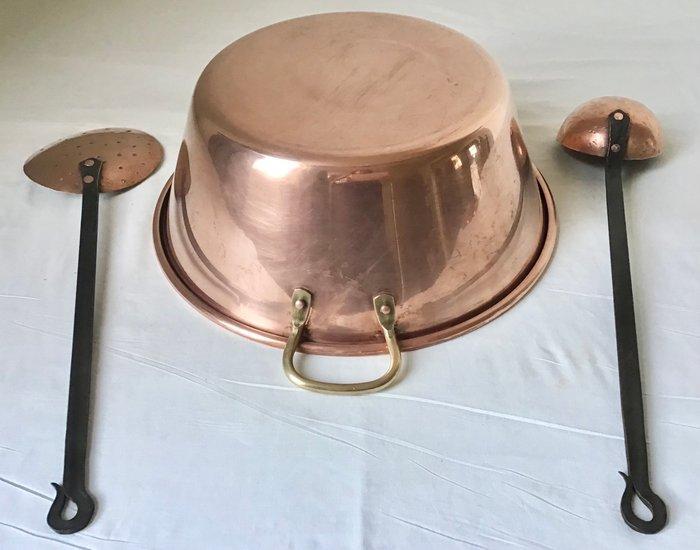 Jampot - confituurkom met schuimspaan en scheplepel in rood, Antiek en Kunst, Antiek | Keukengerei