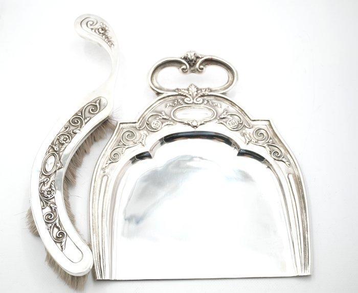 Figuur - Crump shovel and brush - .833 zilver, Antiek en Kunst, Antiek | Zilver en Goud