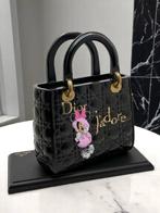 Art Stray-Nos -  Minnie sempare du sac Dior