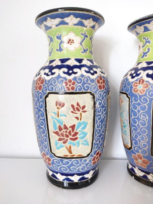 Vaas (2) - paar met gegraveerde decoratie - Aardewerk - Paar, Antiquités & Art, Curiosités & Brocante