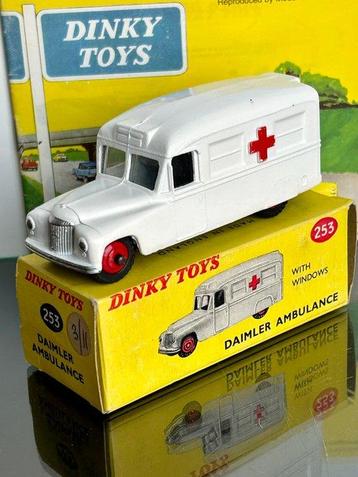 Dinky Toys 1:43 - Camionnette miniature - 253 Daimler