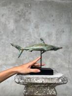 sculptuur, NO RESERVE PRICE - Hammerhead Shark on a stand