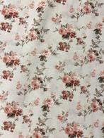 Rustiek interieurstof - roze roosjes. - Textiel - 280 cm -