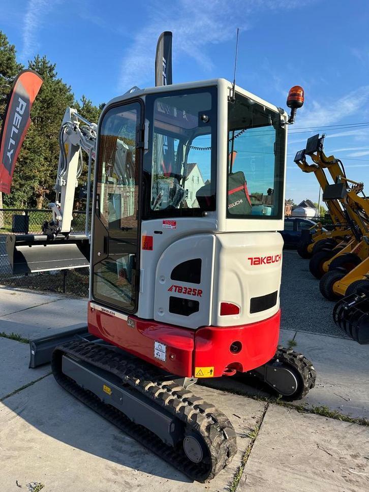 TAKEUCHI TB216 1820Kg, Articles professionnels, Machines & Construction | Grues & Excavatrices